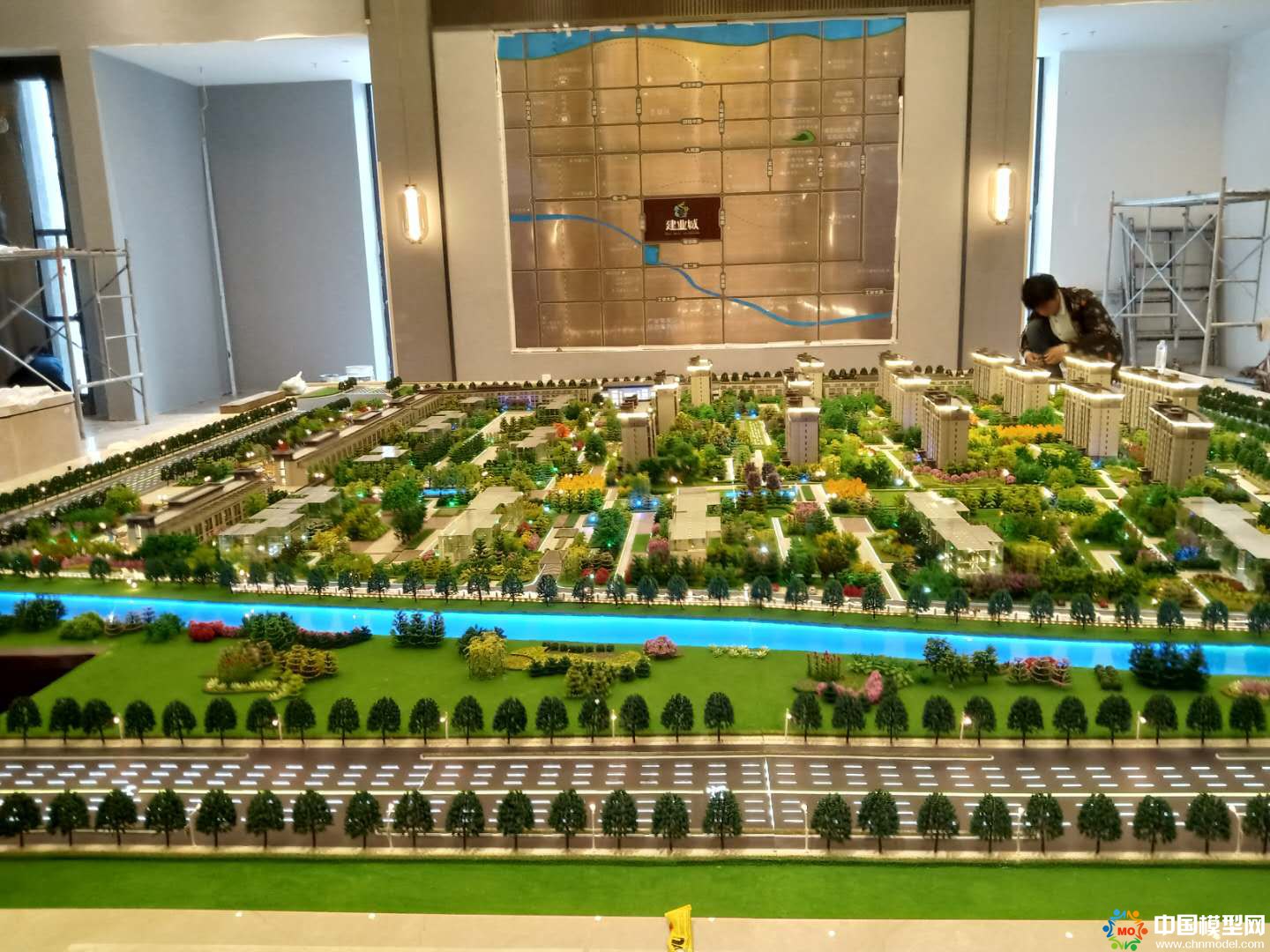 樓盤沙盤模型制作、別墅沙盤模型制作、城市規劃沙盤制作、建筑模型設計制作、工業模型設計制作、數字多媒體沙盤制作