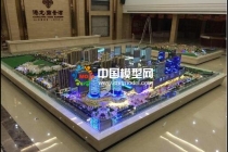 建筑模型是沙盤的一個部分，沙盤模型內容更廣